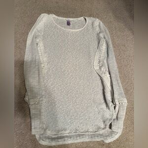 Like new women’s sweater